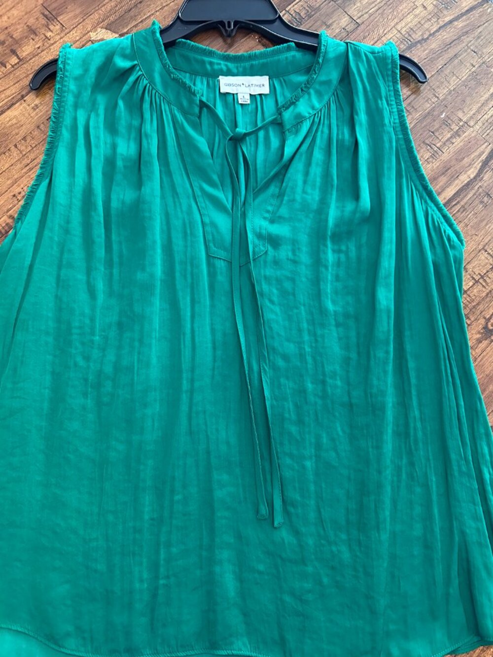 Gibson Latimer Emerald Green Silky Sleeveless Tie Neck Blouse L